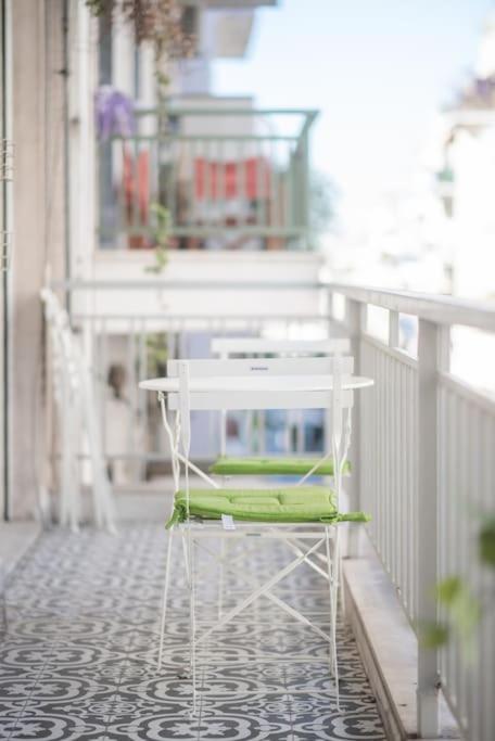 Spacious Urban Apt In The Heart Of Atena Exterior foto