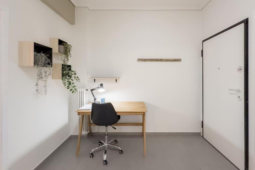 Spacious Urban Apt In The Heart Of Atena Exterior foto