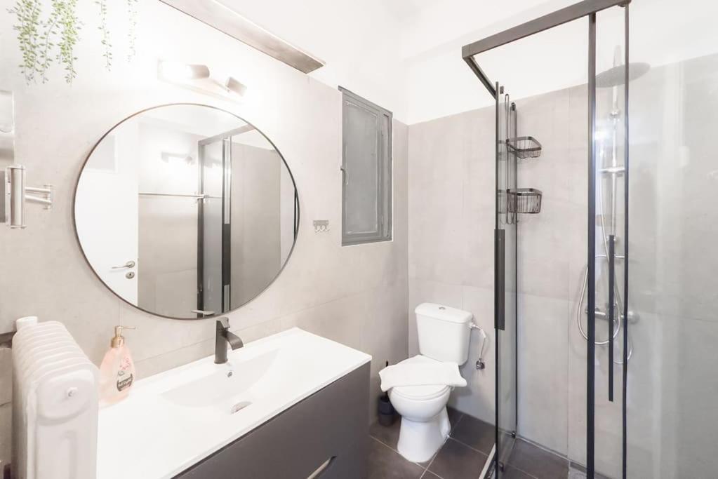 Spacious Urban Apt In The Heart Of Atena Exterior foto