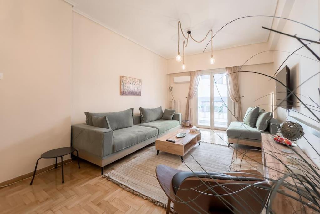 Spacious Urban Apt In The Heart Of Atena Exterior foto